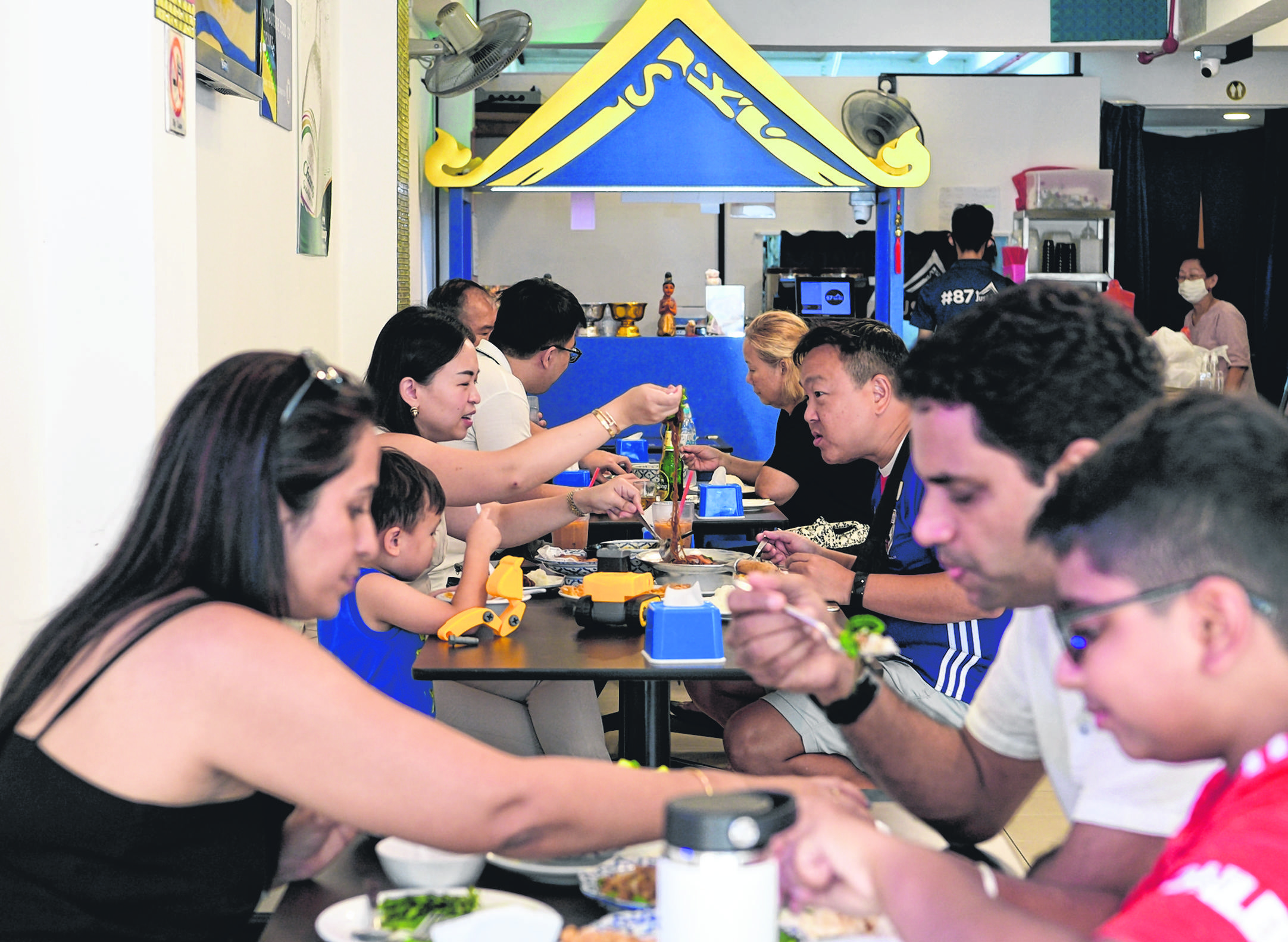 போலி தடுப்பூசிச் சான்றிதழ்கள், அதிருப்தி அடையும் வாடிக்கையாளர்களால் ...