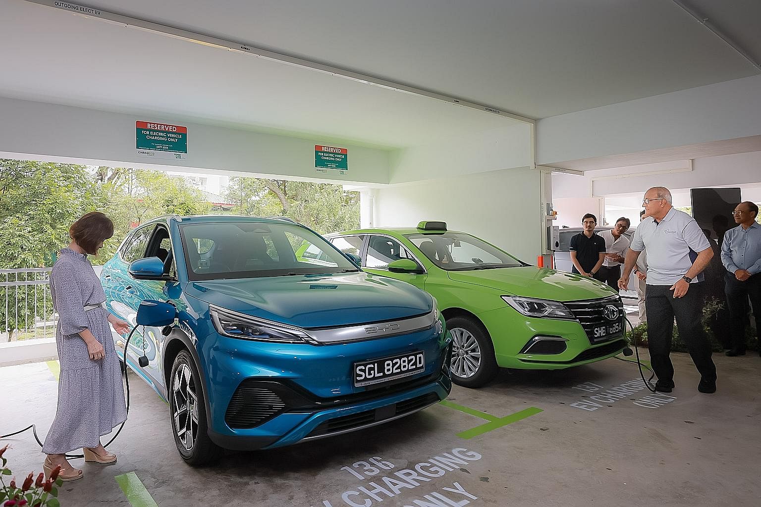 One In Three HDB Carparks To Have EV Charging Points By End-2023 ...