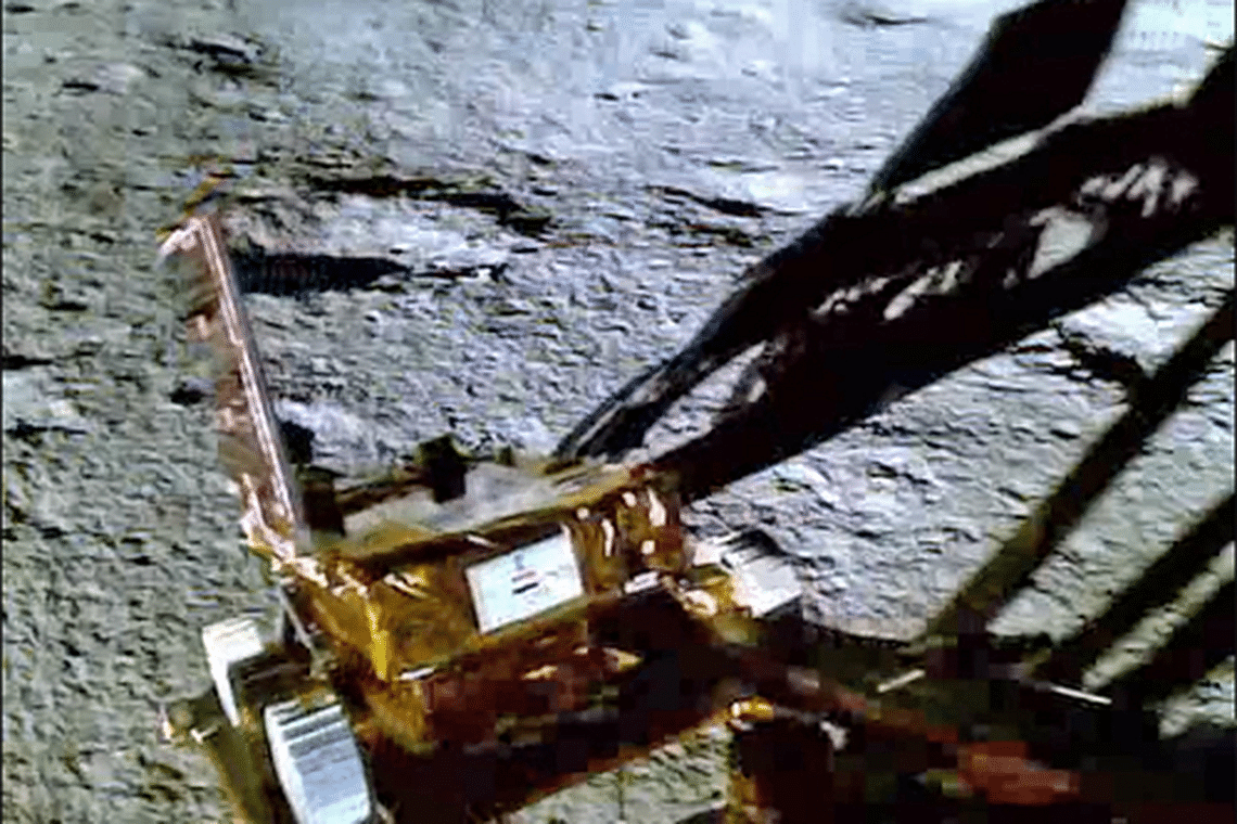 Chandrayaan-3 Rover Discovers Rare Minerals and Oxygen at Moon’s South Pole: ISRO