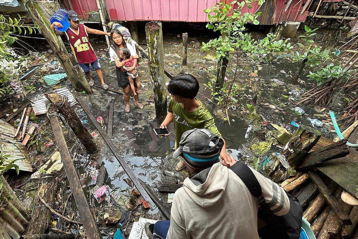 Kepanikan seismik di Filipina;  Orang-orang berlindung di kamp-kamp, ​​World News