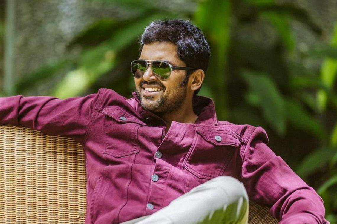 புதுப் படங்கள்: இன்ப அதிர்ச்சி தரும் கார்த்தி