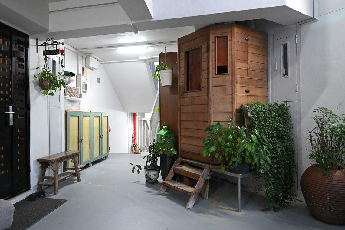 வீவக வீட்டு வெளியே நீராவிக்குளியல் அறை இணையத்தில் பேசு பொருளானது