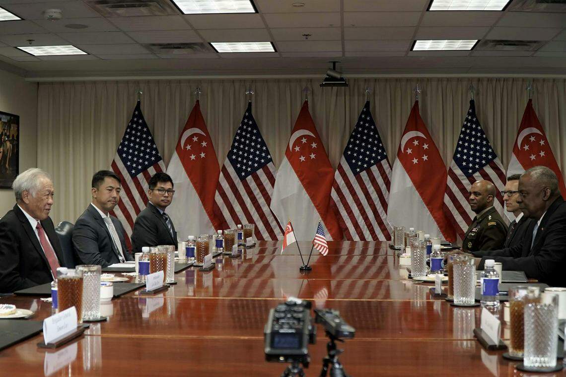 தற்காப்பு உறவை வலுப்படுத்தும் சிங்கப்பூர், அமெரிக்கா