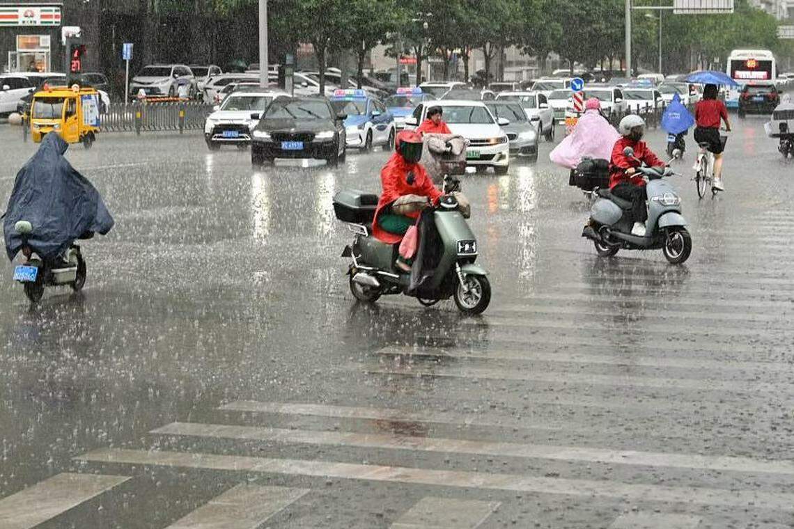 சீனாவில் கடும் மழை: 11 பேர் உயிரிழப்பு; 30 பேரைக் காணவில்லை